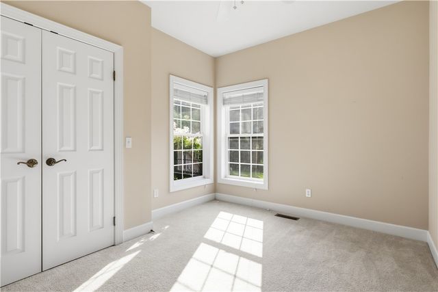 11 Ashland Oaks Circle, Ogden, NY 14559