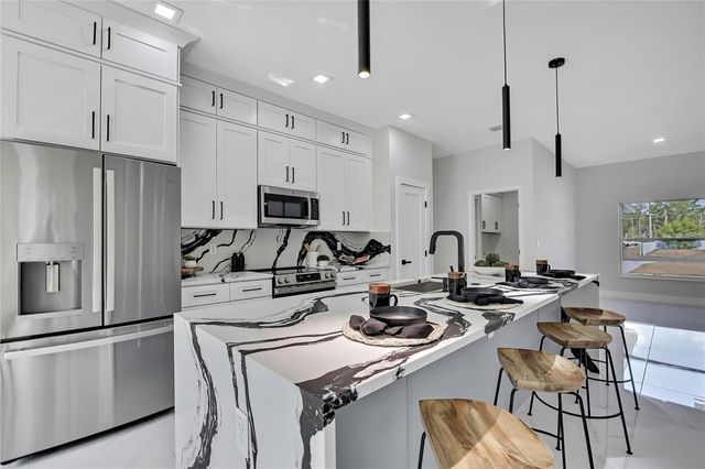 10262 MAYBIRD AVENUE, Weeki Wachee, FL 34614