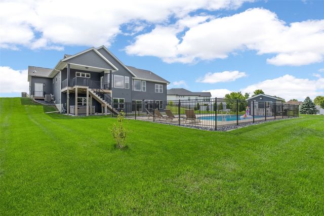 1497 Glen Rock Circle, Marion, IA 52302