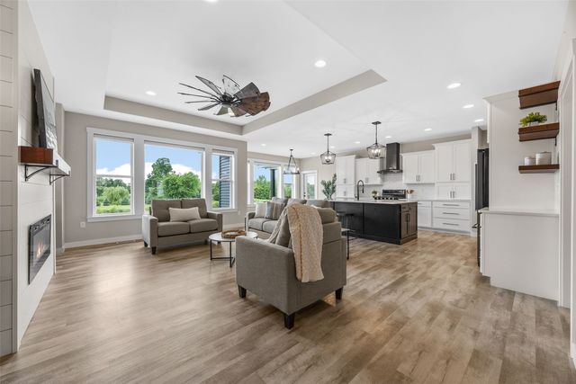 1497 Glen Rock Circle, Marion, IA 52302
