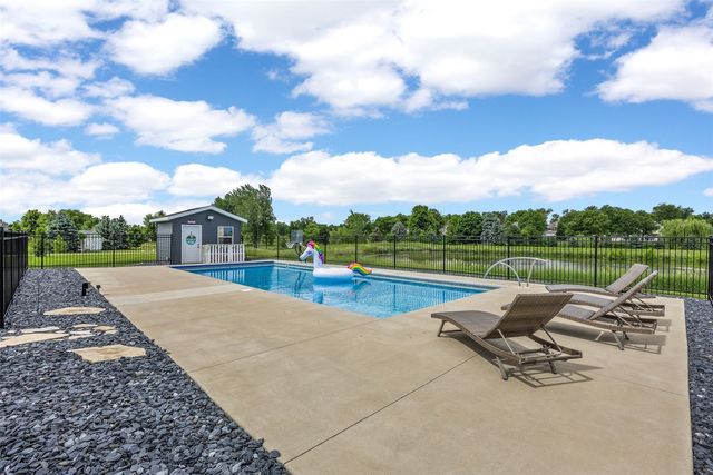 1497 Glen Rock Circle, Marion, IA 52302