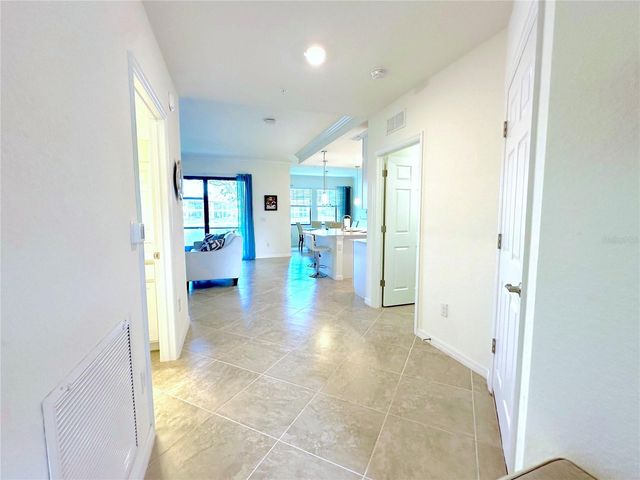 10054 CROOKED CREEK DRIVE 102, Venice, FL 34293