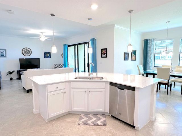 10054 CROOKED CREEK DRIVE 102, Venice, FL 34293