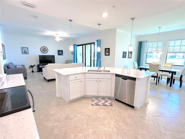 10054 CROOKED CREEK DRIVE 102, Venice, FL 34293