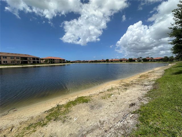 10054 CROOKED CREEK DRIVE 102, Venice, FL 34293