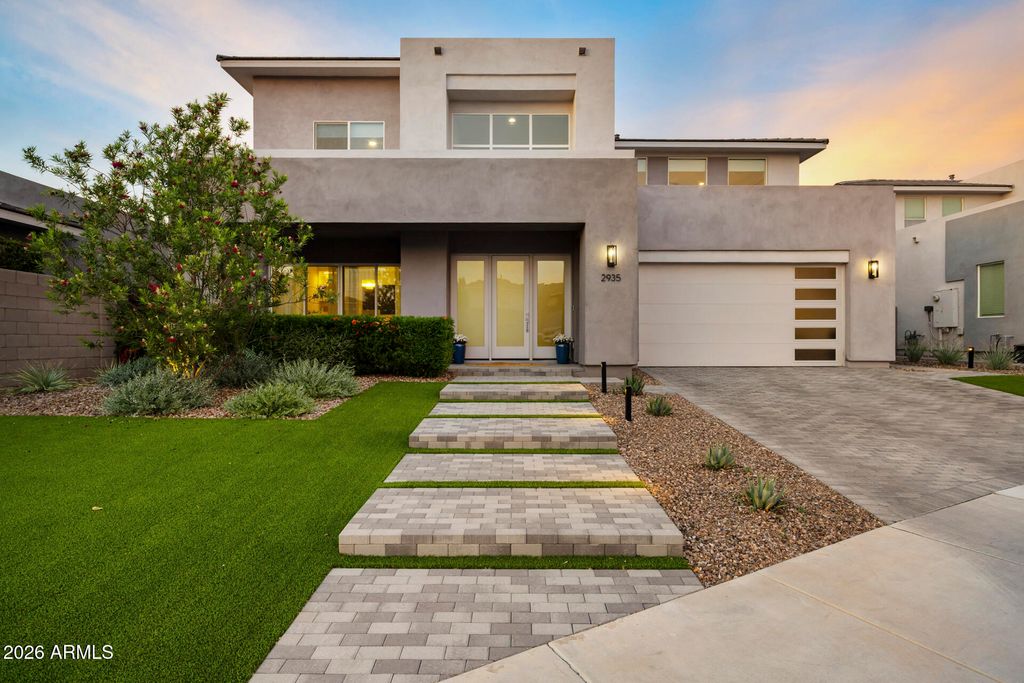 2935 S SANDSTONE Court, Gilbert, AZ 85295