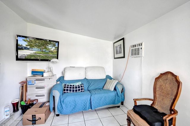 5542 SW 6th Street, Margate, FL 33068