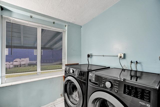 5542 SW 6th Street, Margate, FL 33068