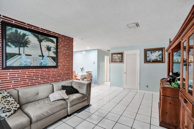 5542 SW 6th Street, Margate, FL 33068