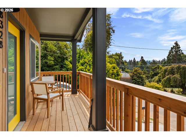 8328 Sw 9TH Ave, Portland, OR 97219