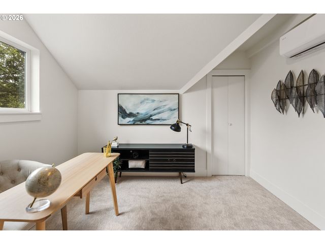 8328 Sw 9TH Ave, Portland, OR 97219