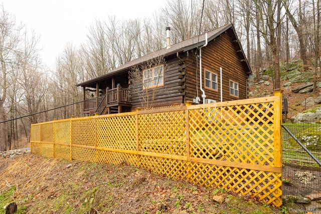 79 E Hook Cross Road, Hopewell Junction, NY 12533