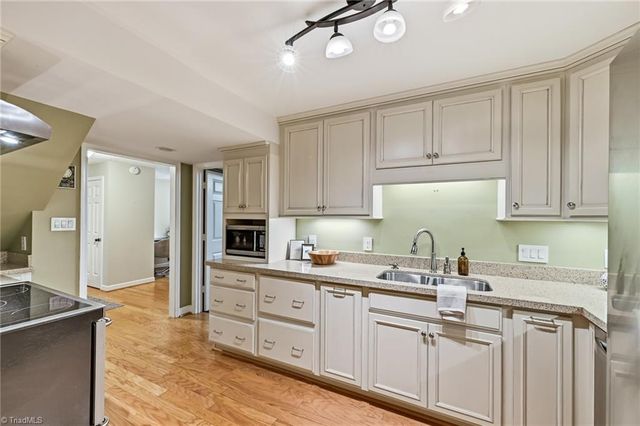 170 Farmingdale Avenue, Winston-salem, NC 27107