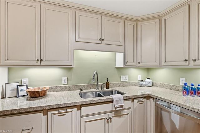 170 Farmingdale Avenue, Winston-salem, NC 27107