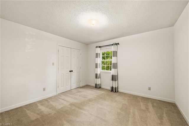 170 Farmingdale Avenue, Winston-salem, NC 27107