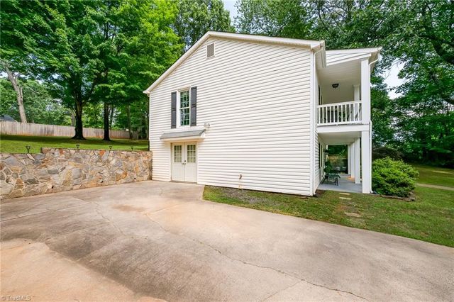 170 Farmingdale Avenue, Winston-salem, NC 27107