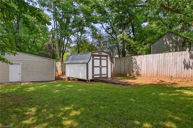 170 Farmingdale Avenue, Winston-salem, NC 27107