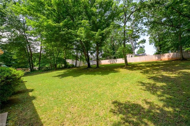 170 Farmingdale Avenue, Winston-salem, NC 27107