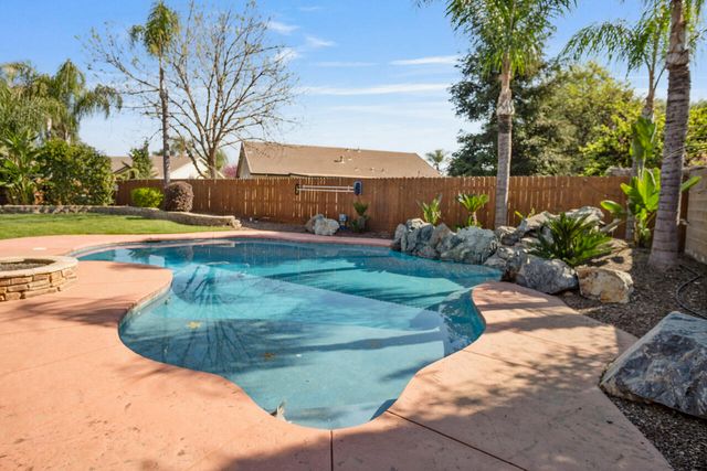 2200 N University Street, Visalia, CA 93291