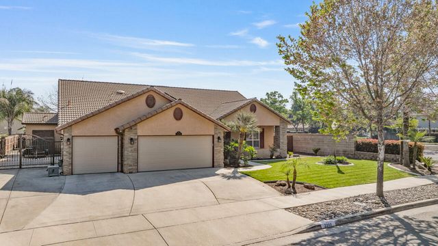 2200 N University Street, Visalia, CA 93291