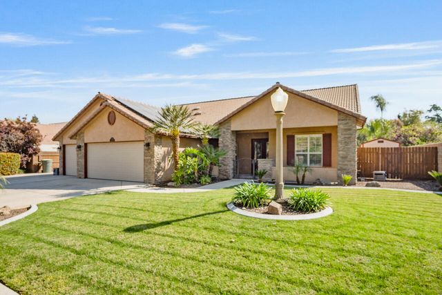 2200 N University Street, Visalia, CA 93291