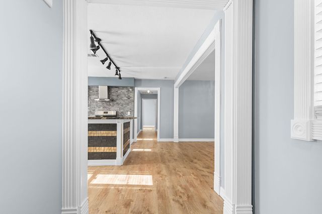 1051 Avenue A, Bacliff, TX 77518