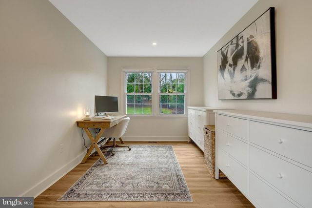 2818 CENTER RIDGE DR, Oakton, VA 22124