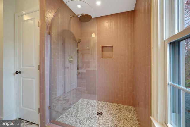 2818 CENTER RIDGE DR, Oakton, VA 22124