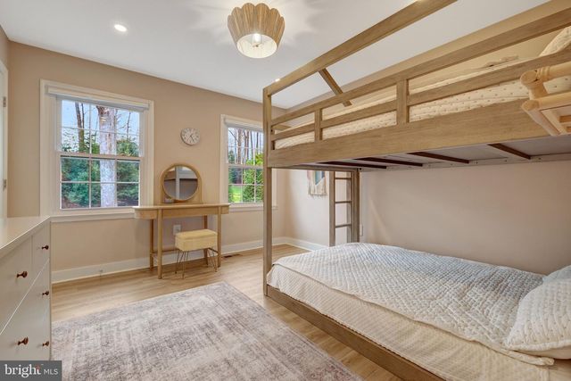 2818 CENTER RIDGE DR, Oakton, VA 22124