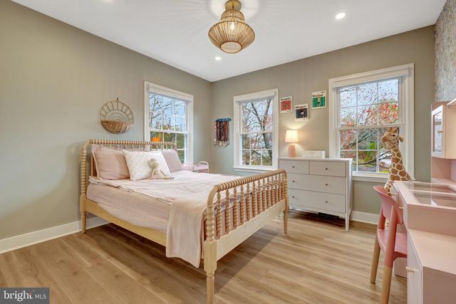 2818 CENTER RIDGE DR, Oakton, VA 22124