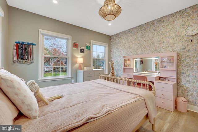 2818 CENTER RIDGE DR, Oakton, VA 22124