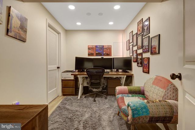 2818 CENTER RIDGE DR, Oakton, VA 22124