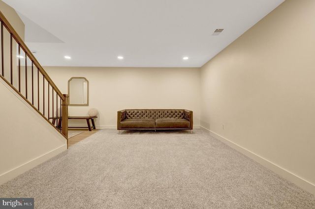 2818 CENTER RIDGE DR, Oakton, VA 22124