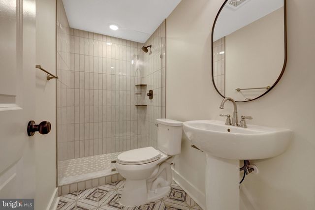 2818 CENTER RIDGE DR, Oakton, VA 22124