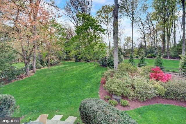 2818 CENTER RIDGE DR, Oakton, VA 22124