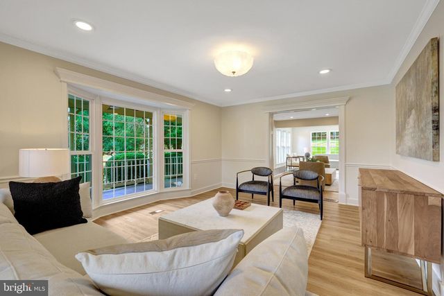 2818 CENTER RIDGE DR, Oakton, VA 22124