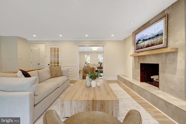 2818 CENTER RIDGE DR, Oakton, VA 22124