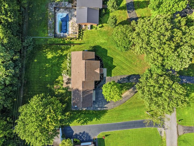 350 Holmes Drive, Paducah, KY 42003