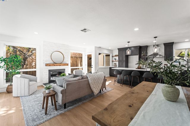 4119 Churchill Dr, Concord, CA 94521