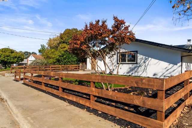 4119 Churchill Dr, Concord, CA 94521