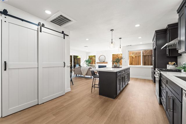 4119 Churchill Dr, Concord, CA 94521