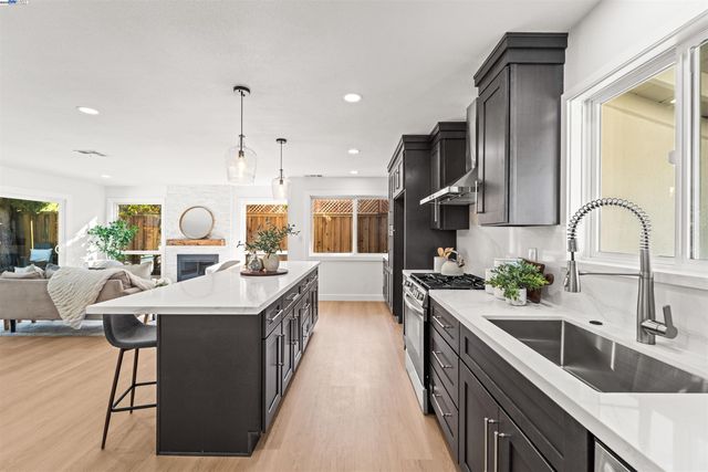 4119 Churchill Dr, Concord, CA 94521