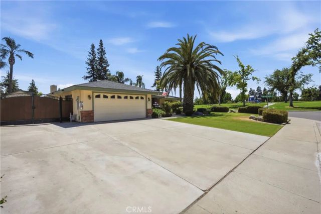 9113 Bear Creek Road, Bakersfield, CA 93311