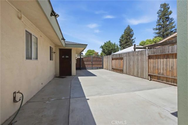 9113 Bear Creek Road, Bakersfield, CA 93311