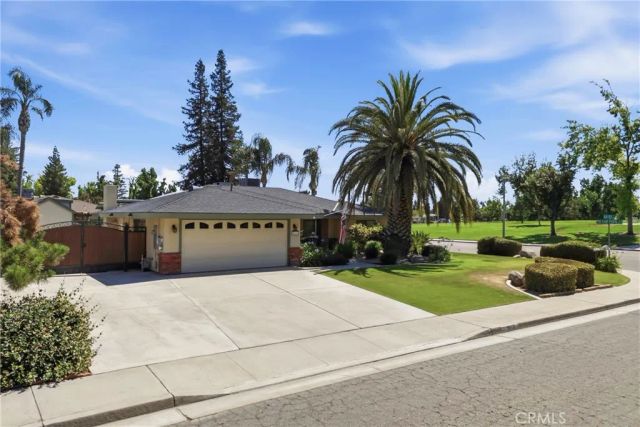9113 Bear Creek Road, Bakersfield, CA 93311
