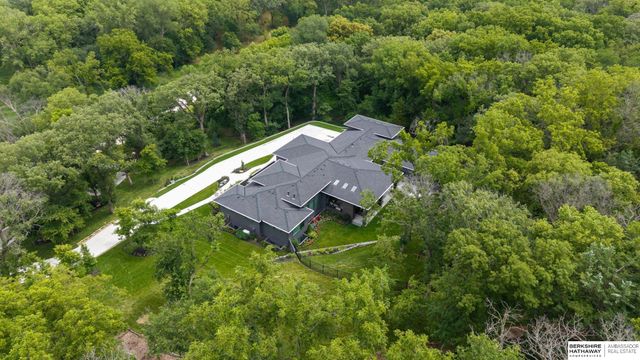 23303 K Plaza, Elkhorn, NE 68022