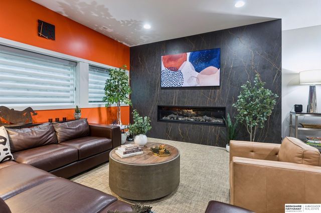 23303 K Plaza, Elkhorn, NE 68022