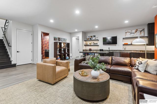 23303 K Plaza, Elkhorn, NE 68022