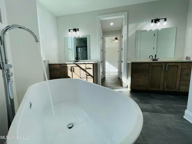 188 E Byhalia Creek Farms Road, Byhalia, MS 38611