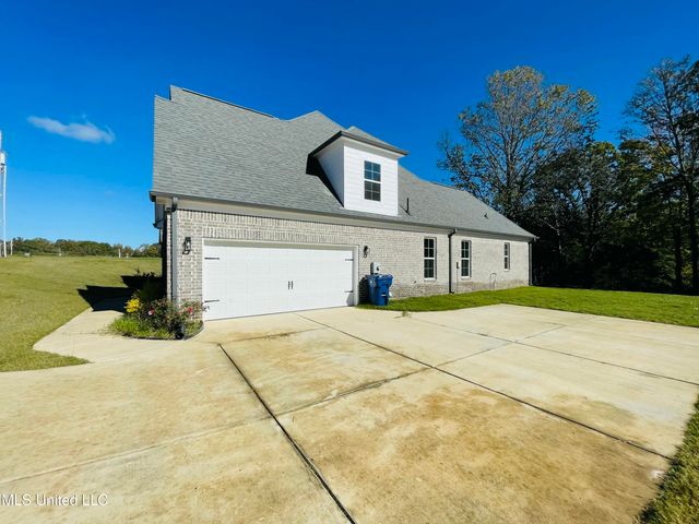 188 E Byhalia Creek Farms Road, Byhalia, MS 38611